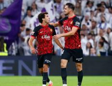 IM体育-卡利亚里球员交换射门，助球队锁定胜利的简单介绍