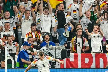 IM体育社区互动入口-克罗地亚球队射手大放异彩，率队晋级