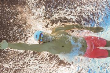 IM体育-赛道上的星辰，乔治生涯之夜点亮F1新赛季揭幕战