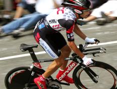 IM体育平台-孤胆里程碑，利拉德抢七夜的永恒回响