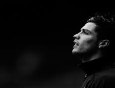 IM体育注册链接-红魔跨界收割尼斯，莱奥于F1新赛季揭幕战上演接管式胜利