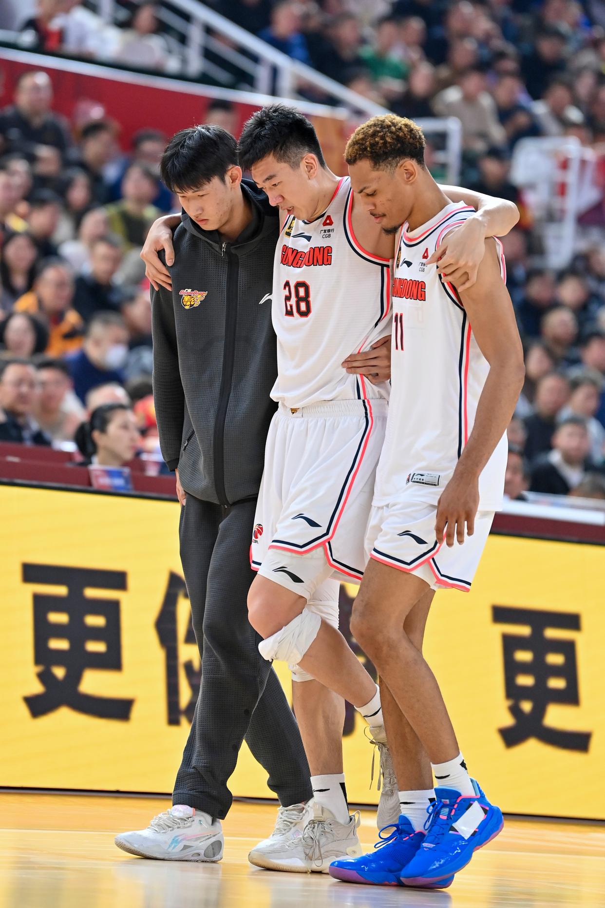 IM体育赛事直播入口-包含山西汾酒男篮新赛程揭晓，备战CBA联赛各队士气高涨的词条