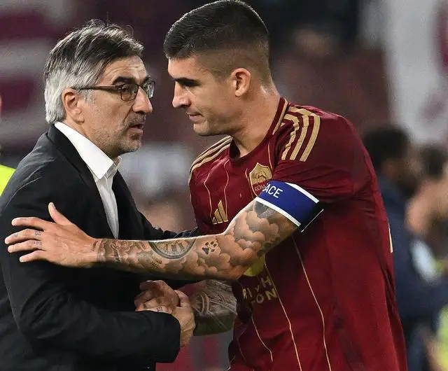 IM体育官网-罗马队员们用实力碾压对手，取得胜利