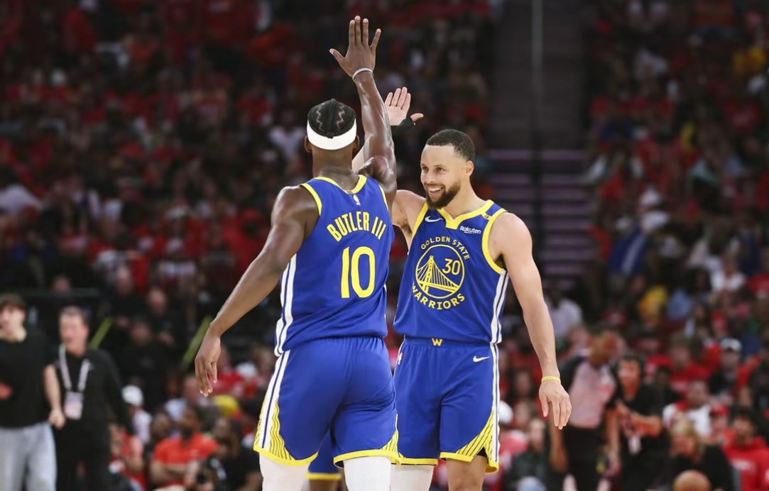 IM体育官方网-包含勇士队在比赛中展现出无可阻挡的势头的词条