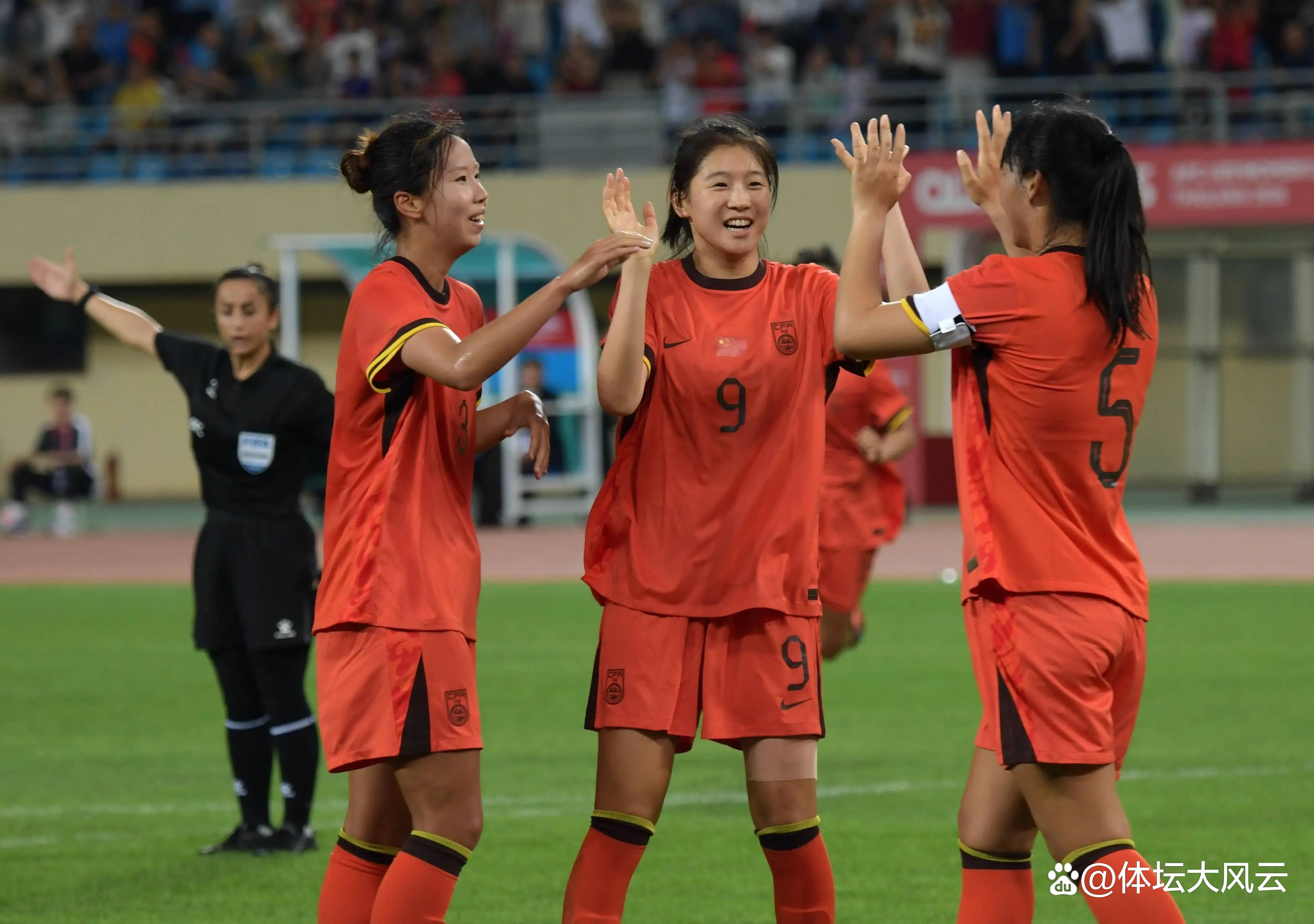 IM体育在线注册-中国国家队球员技艺精湛，晋级比赛下一轮