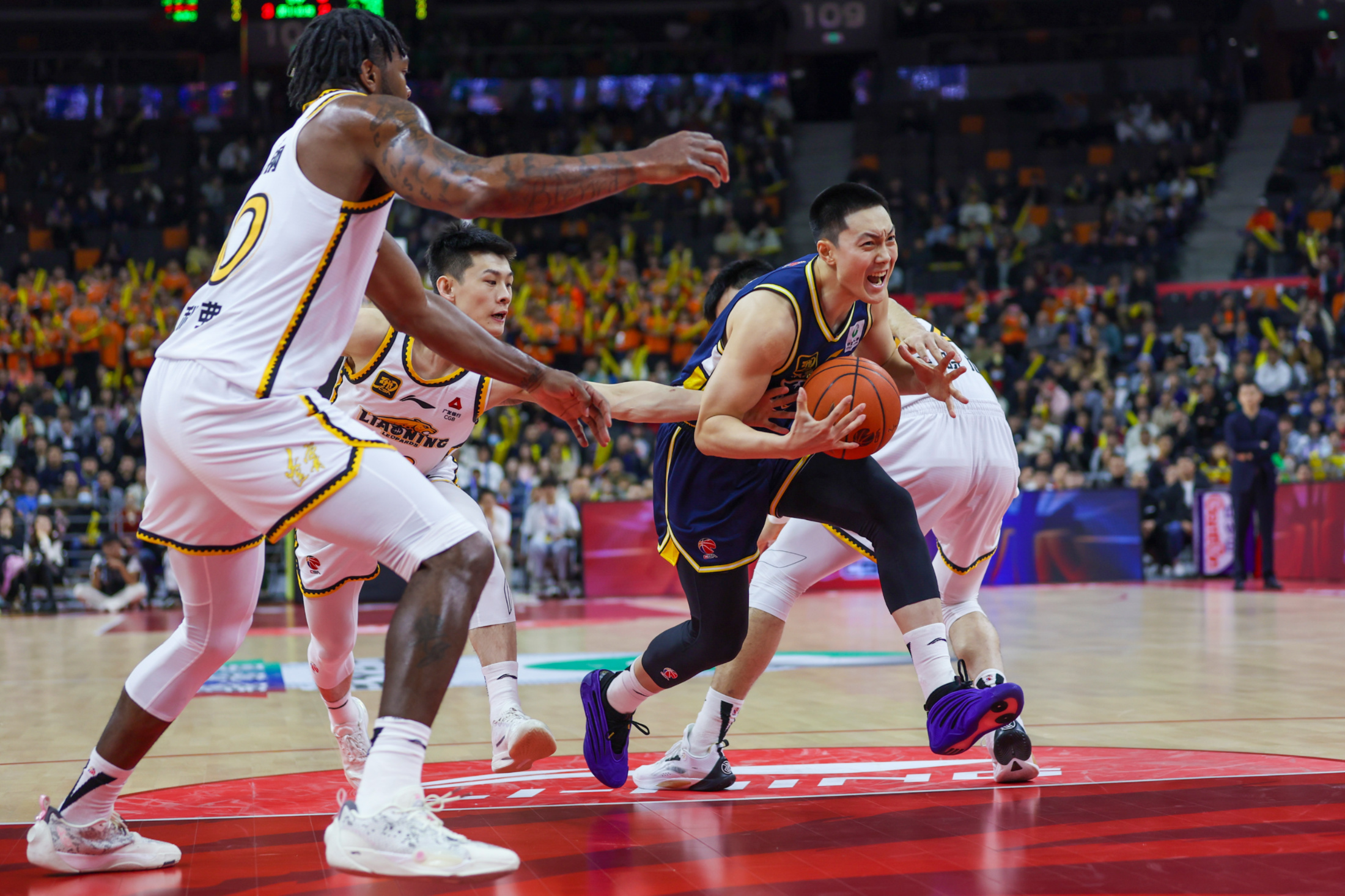 IM体育官方平台-篮球明星赛重燃激情,球迷齐聚京城感受狂欢的简单介绍