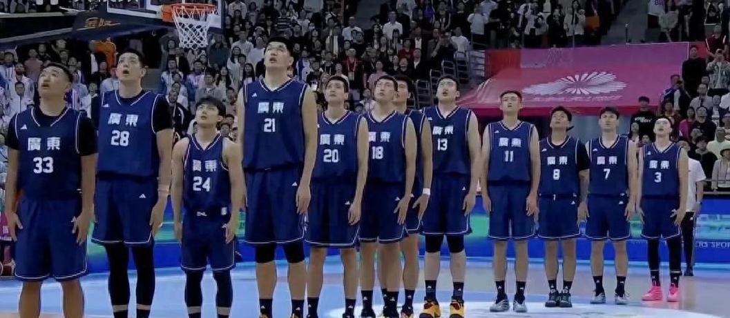 IM体育官网-关于中国男篮险胜掘金，欧文三分雨点燃全场的信息