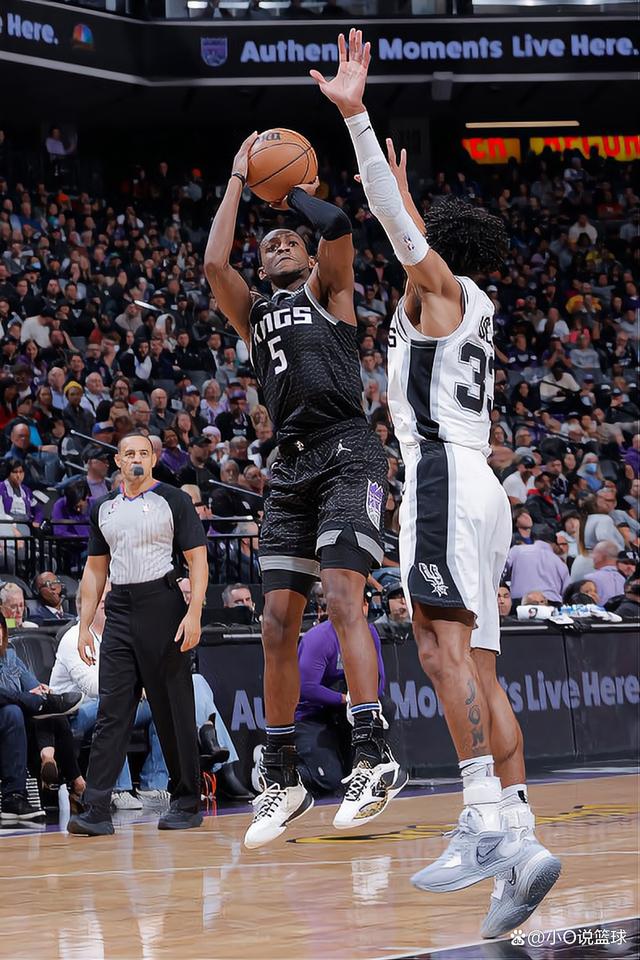 IM体育App下载-上海队轻取北京队，福克斯关键制胜