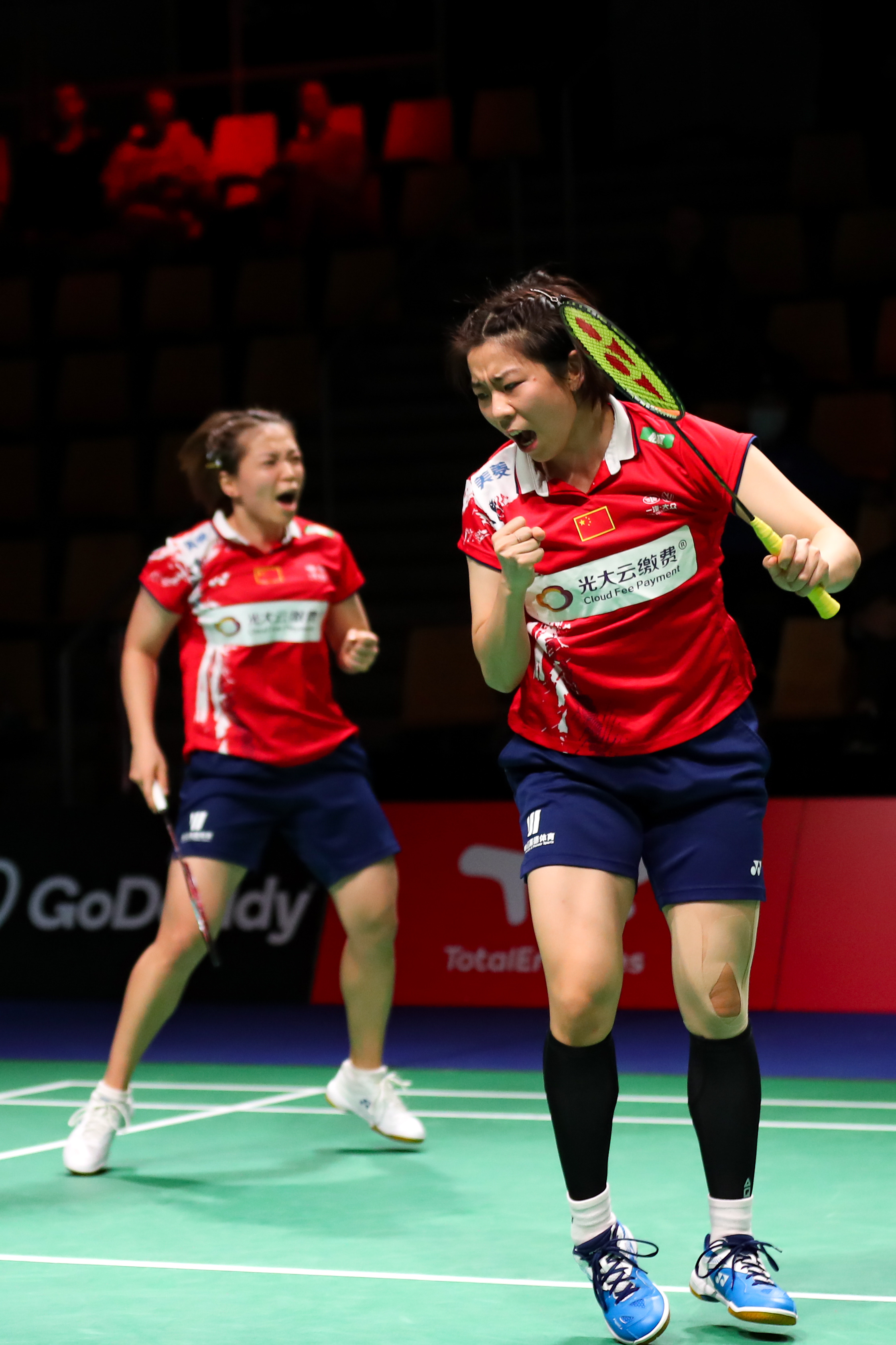 IM体育官方平台-日本队鏖战中国队，奥恰洛夫刷新纪录