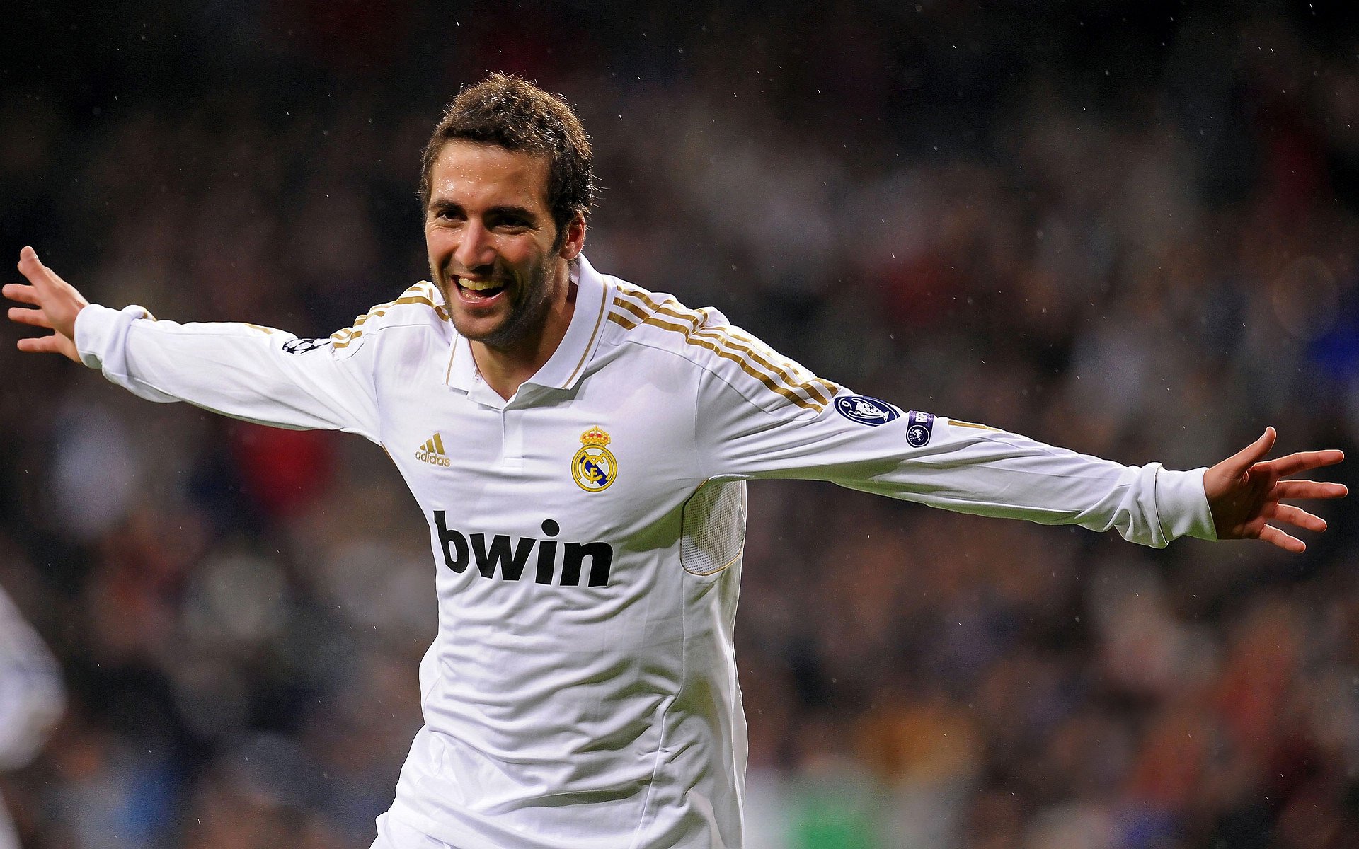 IM体育下载-赛场烽火，霍勒迪点燃辽宁与公牛的跨洋对决