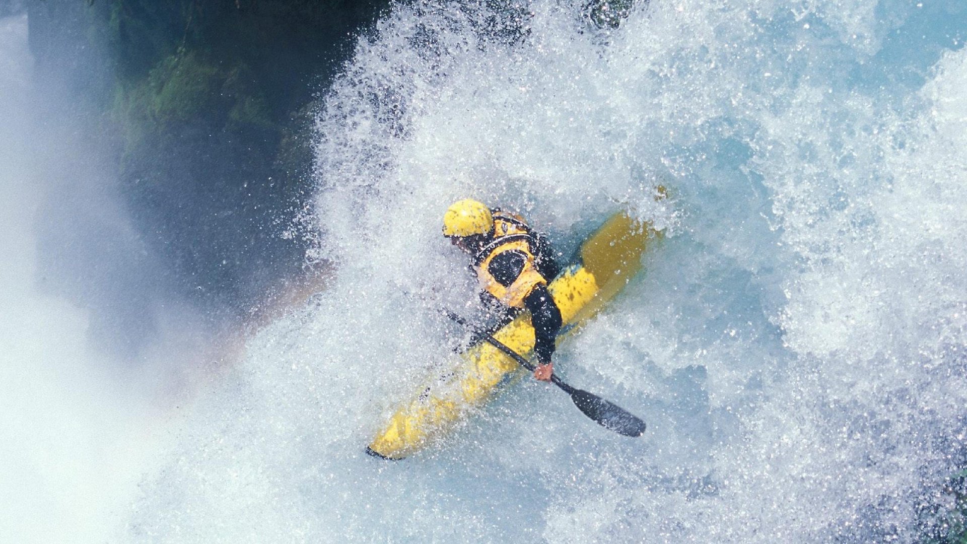 IM体育动画直播通道-赛道上的冰与火，拉塞尔高光时刻下的梅赛德斯鏖战雷诺